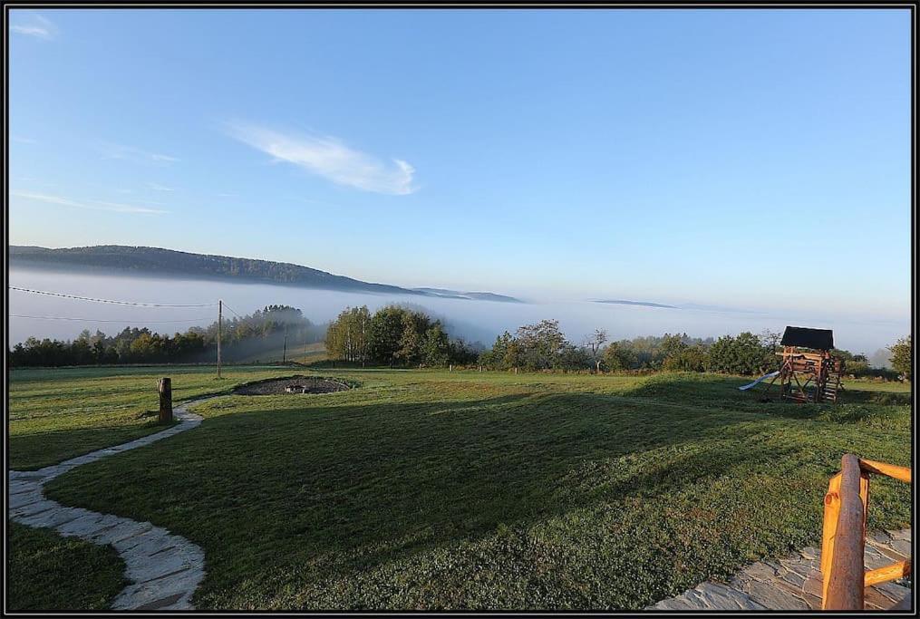 Swiety Spokoj Palesnica Exteriér fotografie